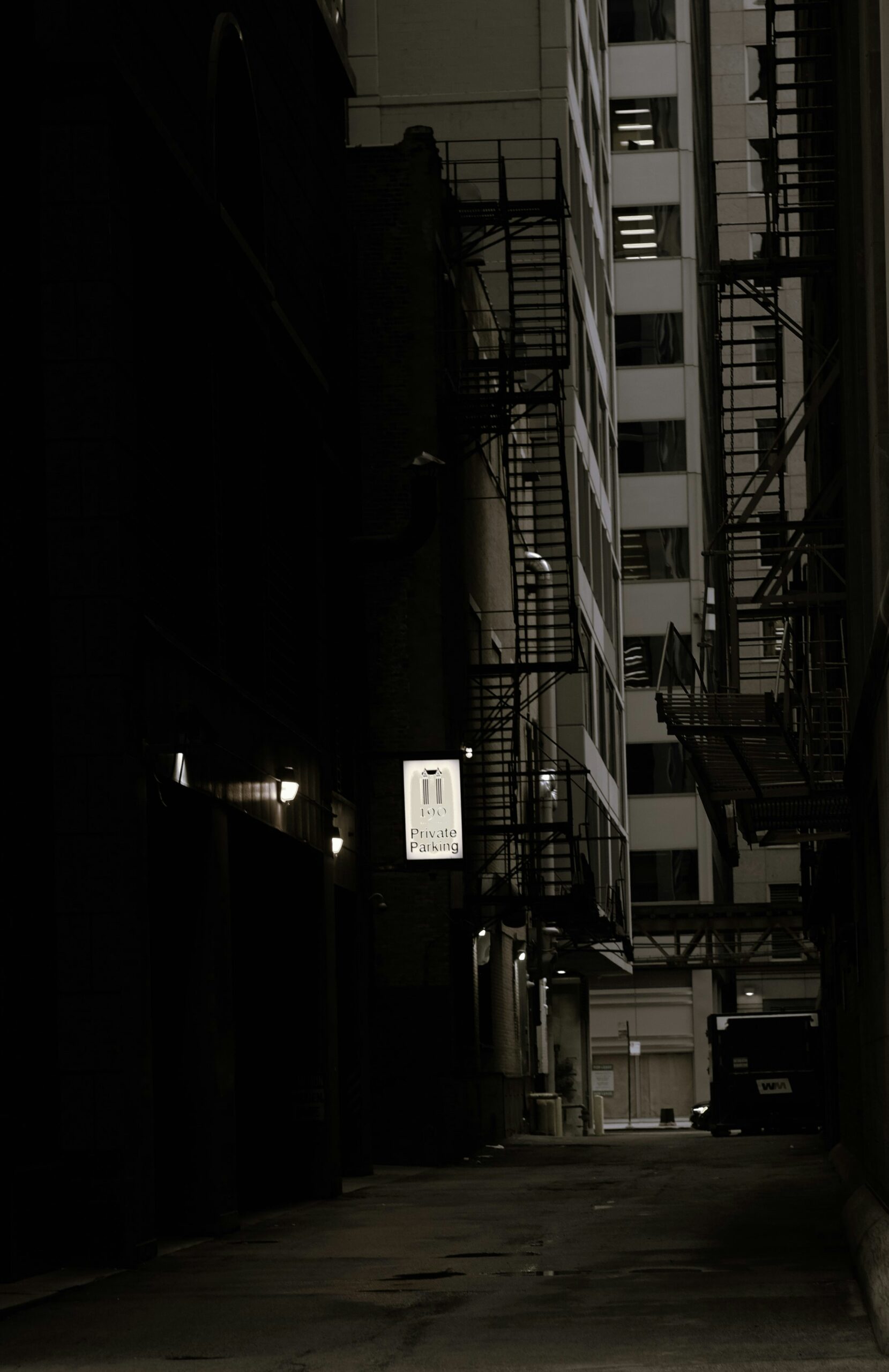 a black and white photo of a city street